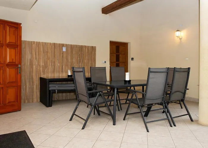 Kektetos Vendeghaz * 扎马迪